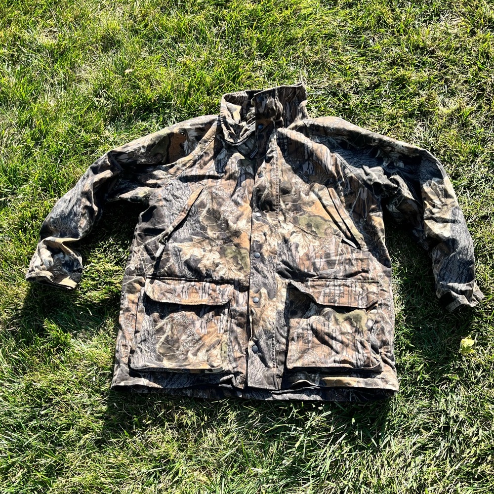 Men’s Bushmaster Mossy Oak camo jacket and bibs